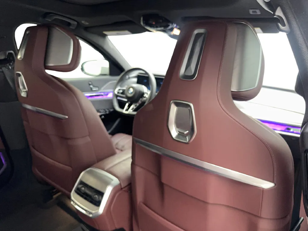 BMW 7 Series photo 42