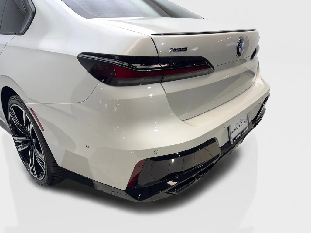 BMW 7 Series photo 21