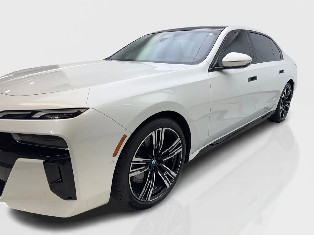 BMW 7 Series photo 12