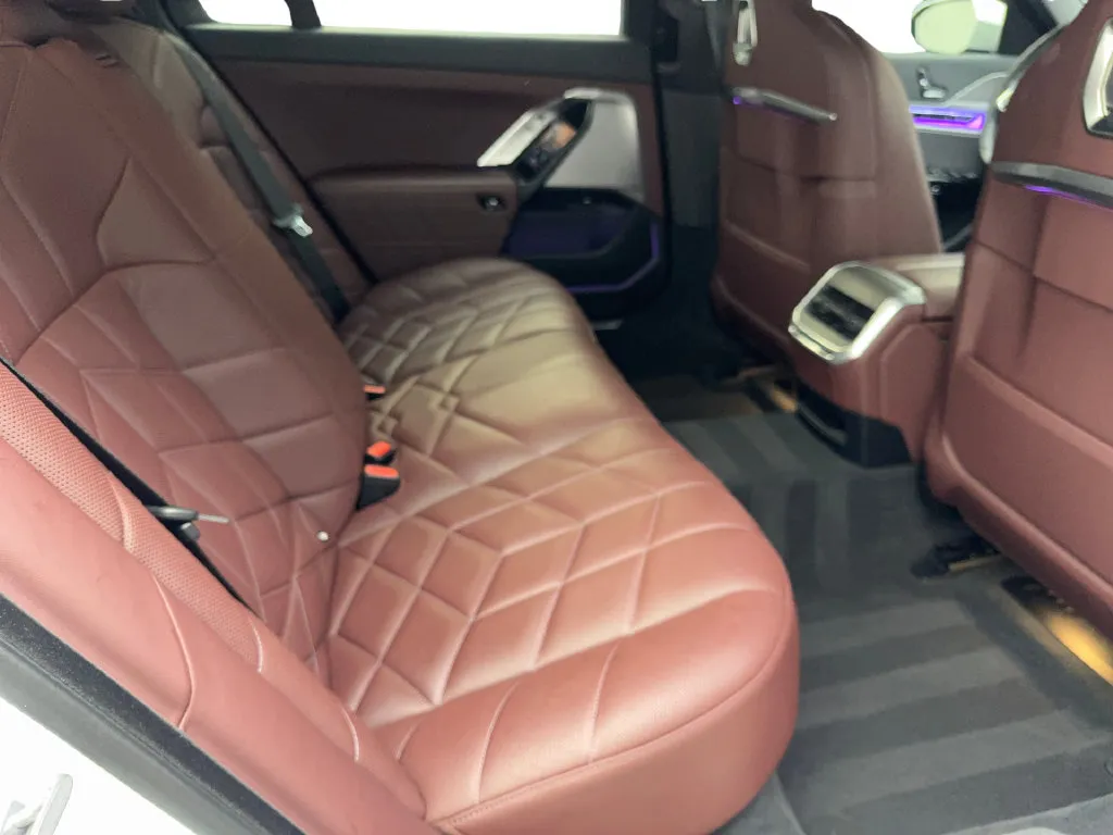 BMW 7 Series photo 40