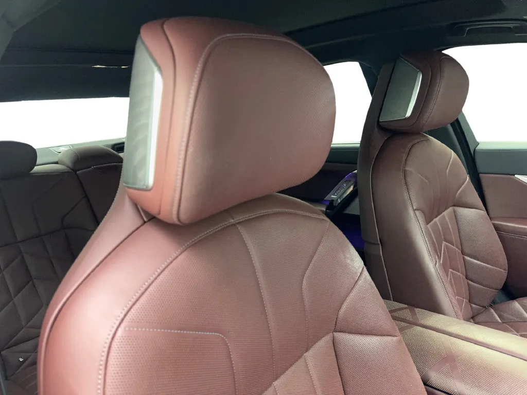 BMW 7 Series photo 46