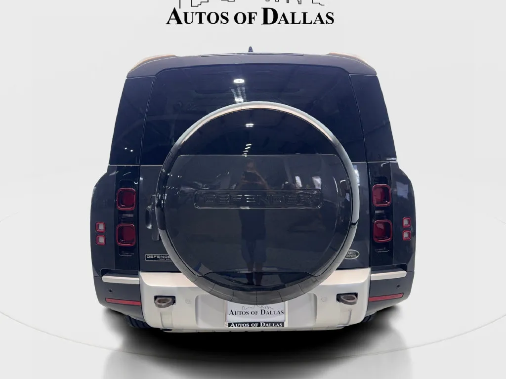 Land Rover Defender photo 8