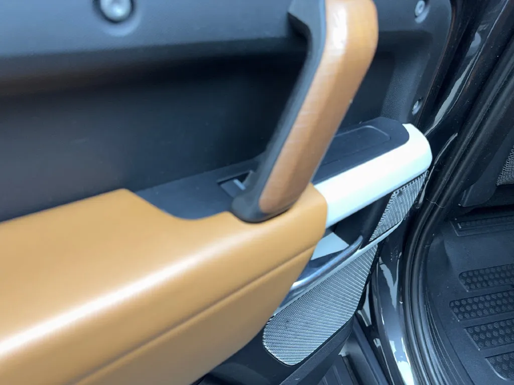 Land Rover Defender photo 39