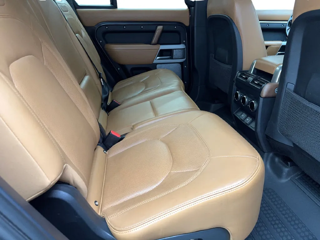 Land Rover Defender photo 44