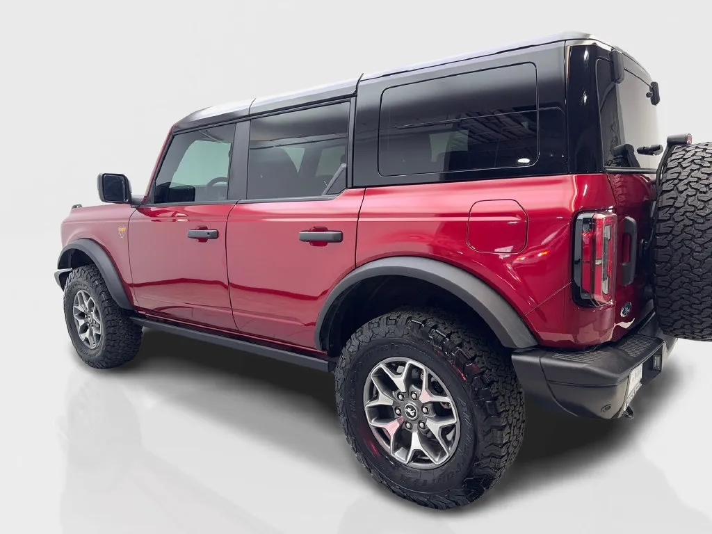 Ford Bronco photo 16