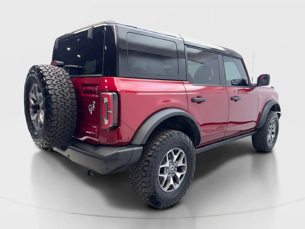 Ford Bronco photo 7