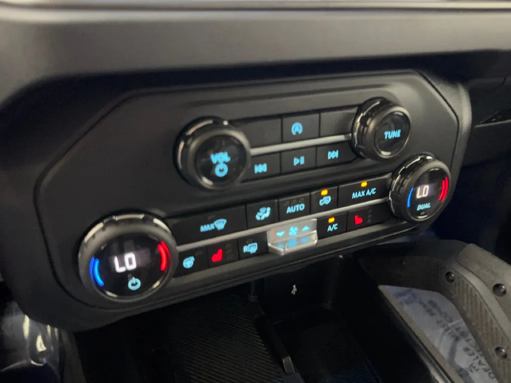Ford Bronco photo 69