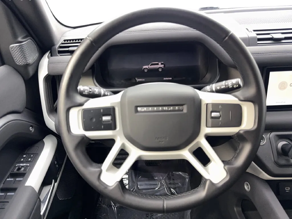 Land Rover Defender photo 57