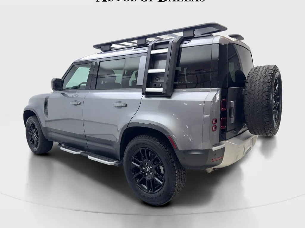 Land Rover Defender photo 10