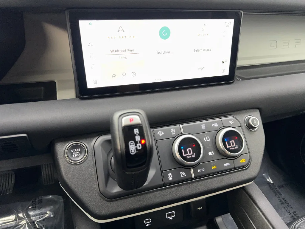 Land Rover Defender photo 62