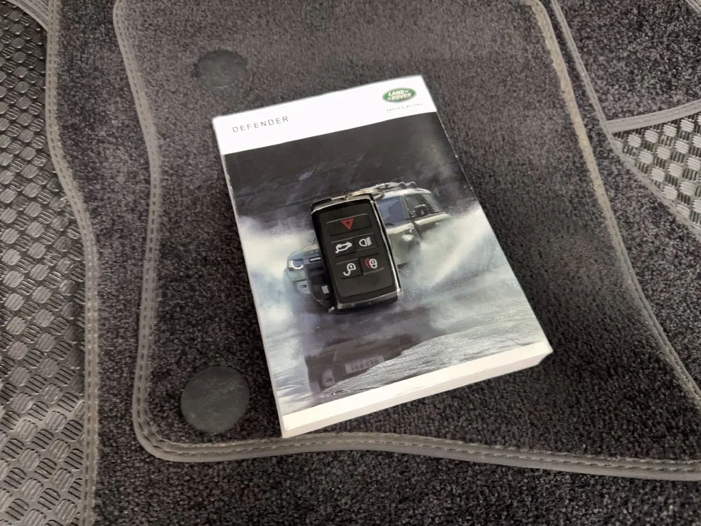 Land Rover Defender photo 81