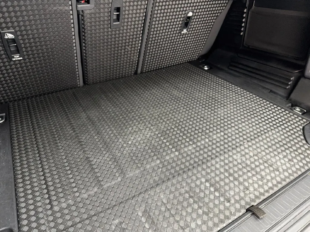 Land Rover Defender photo 80