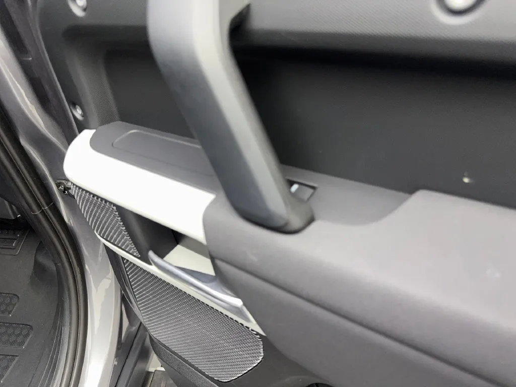Land Rover Defender photo 45