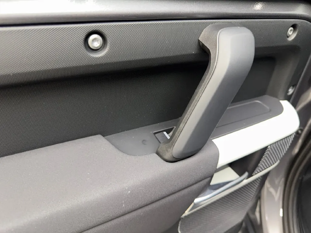 Land Rover Defender photo 40