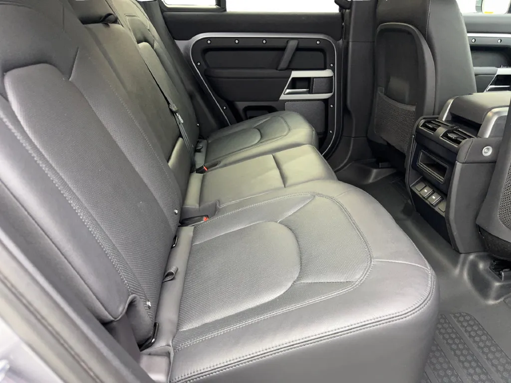 Land Rover Defender photo 41
