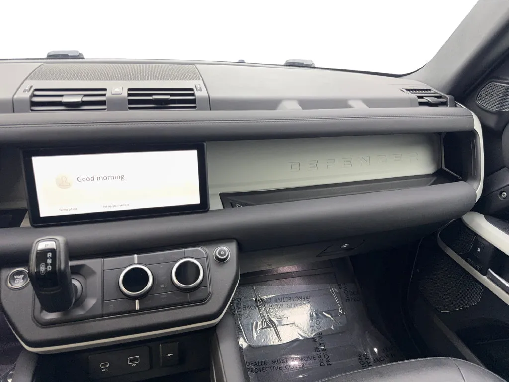 Land Rover Defender photo 56