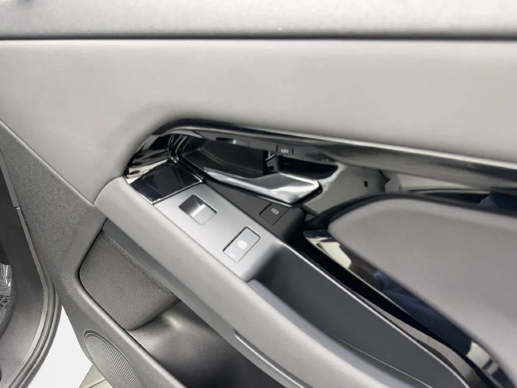 Land Rover Range Rover Evoque photo 51