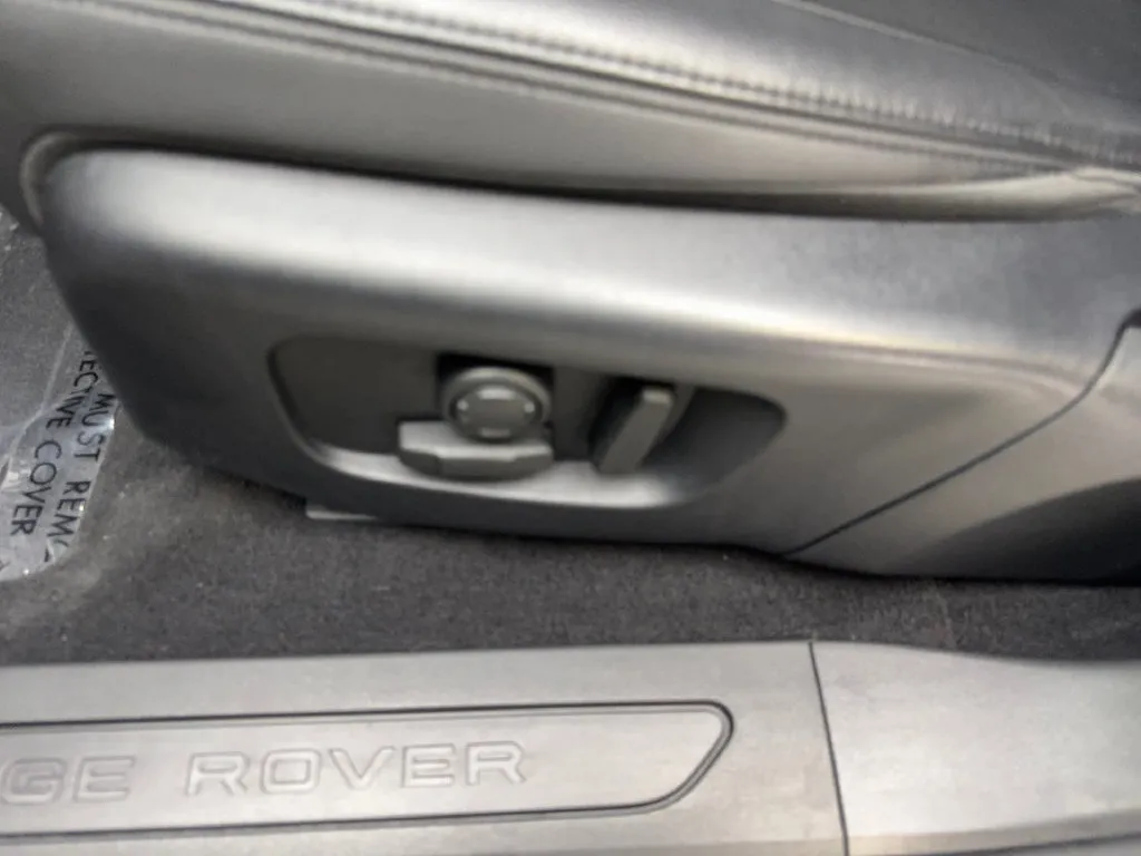 Land Rover Range Rover Evoque photo 32