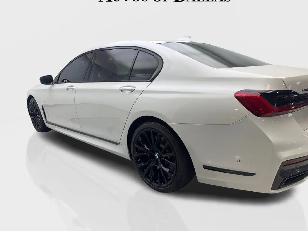 BMW 7 Series photo 16