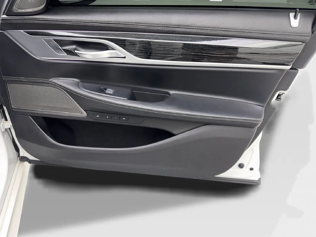 BMW 7 Series photo 51