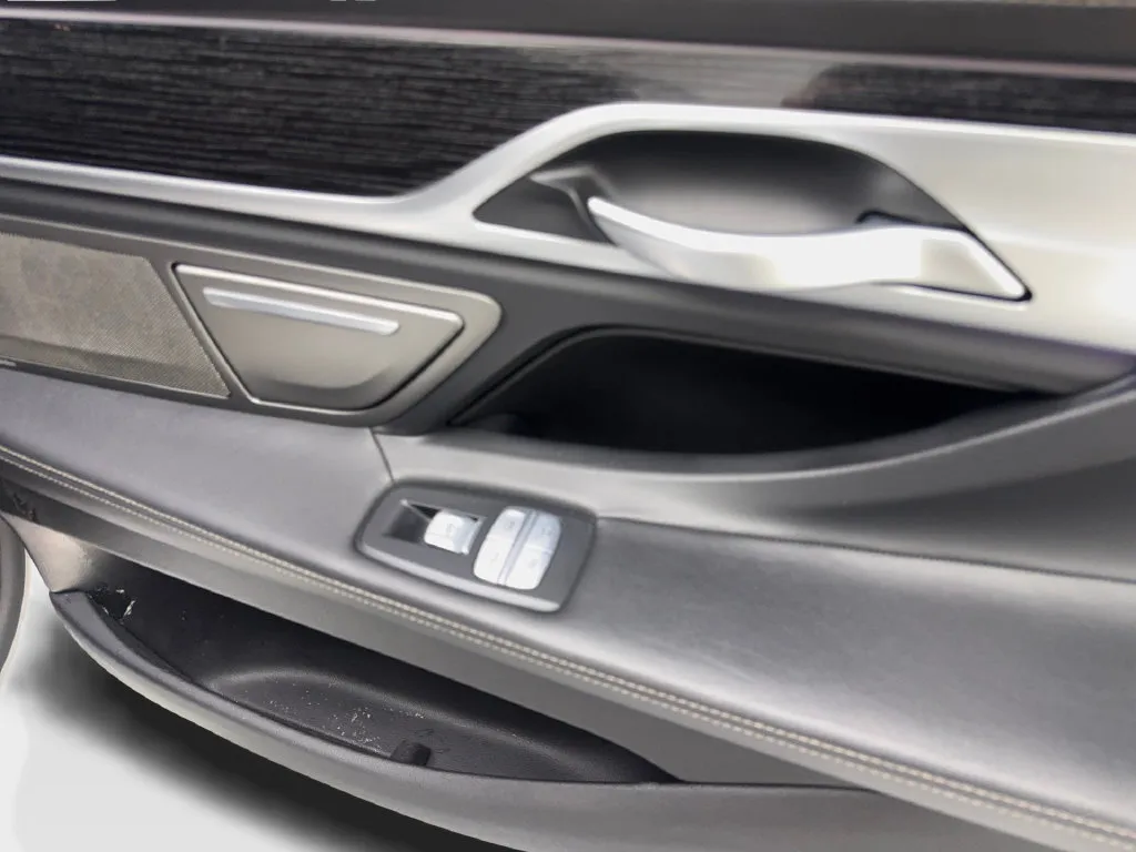 BMW 7 Series photo 46