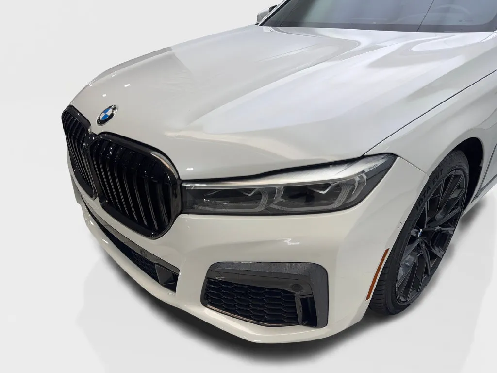 BMW 7 Series photo 18