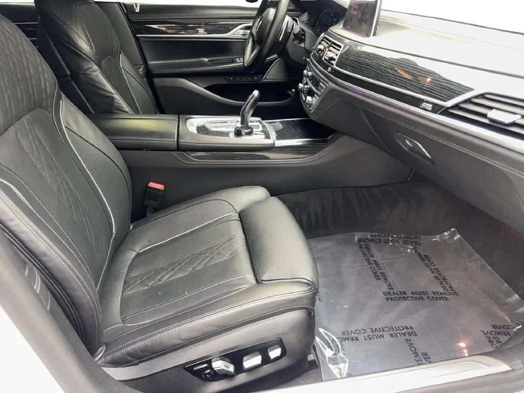 BMW 7 Series photo 47