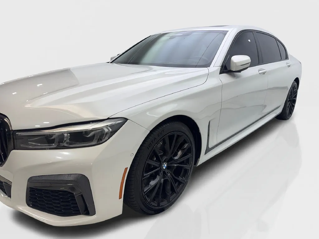 BMW 7 Series photo 12