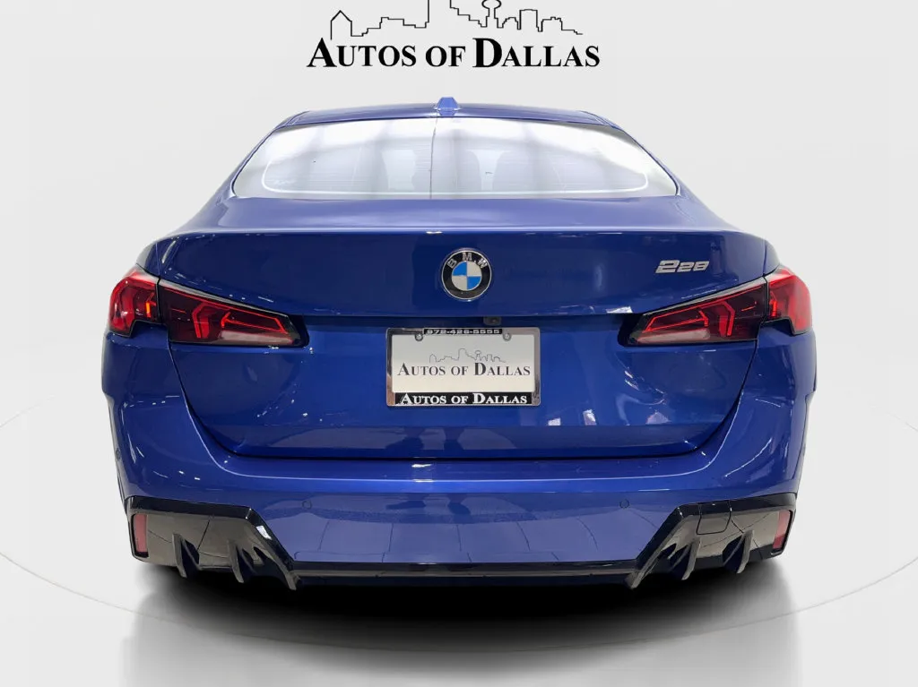 BMW 2 Series photo 8