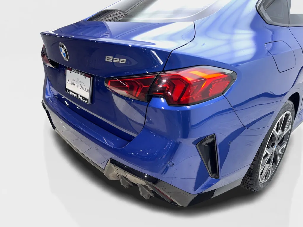 BMW 2 Series photo 20