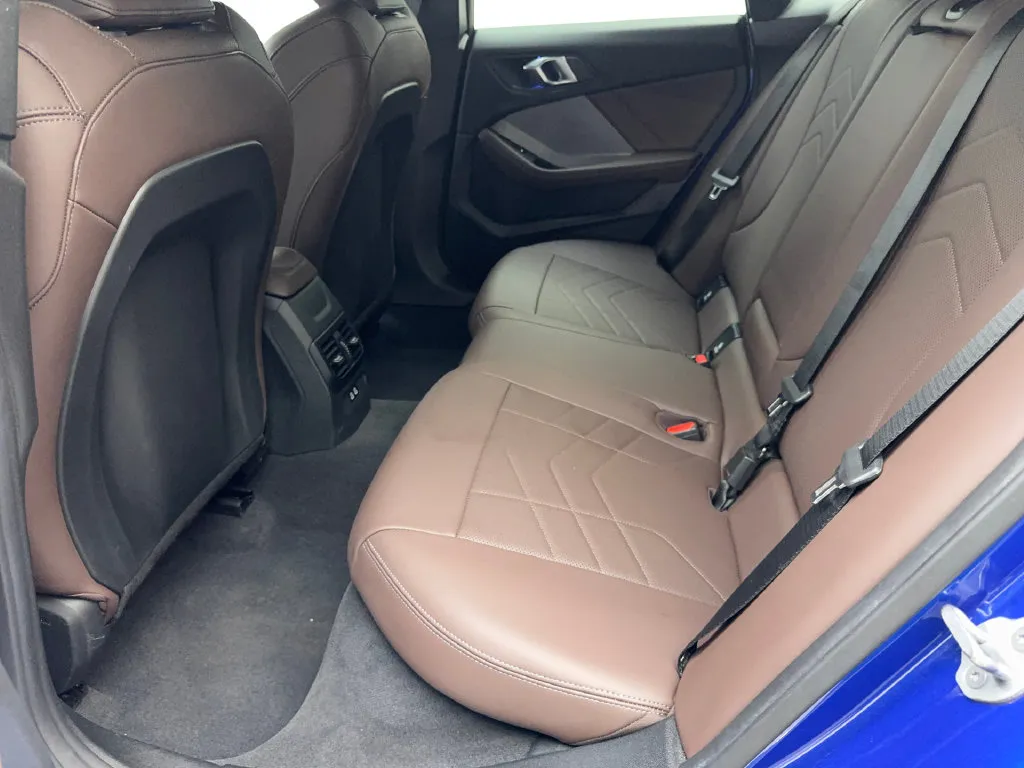 BMW 2 Series photo 35
