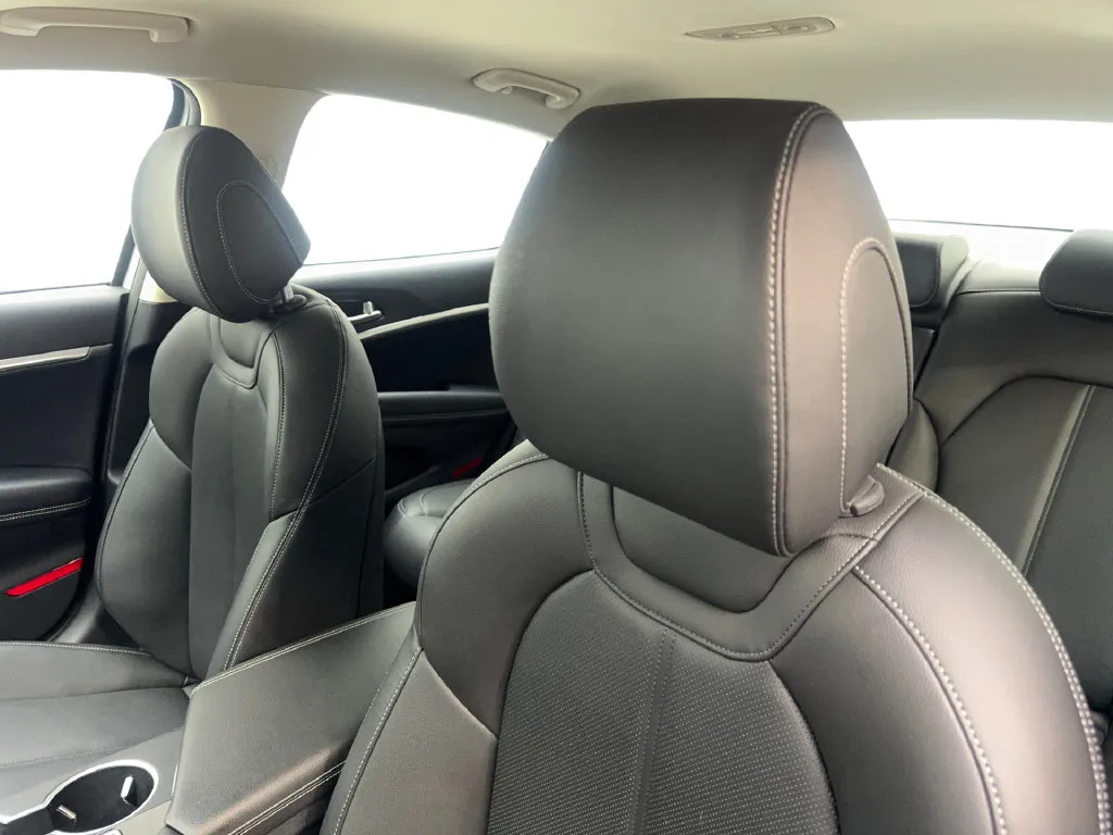 Genesis G70 photo 29