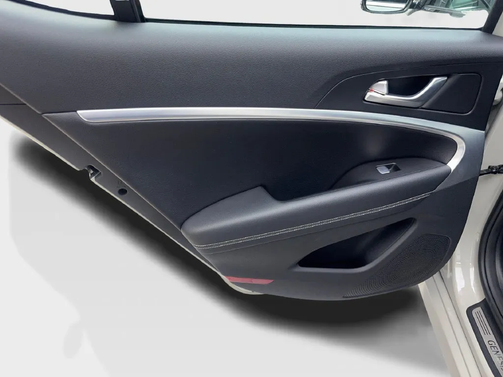 Genesis G70 photo 39