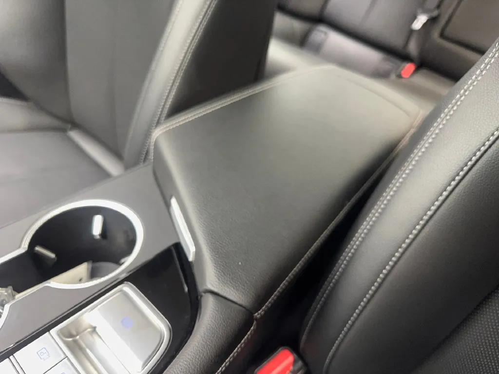 Genesis G70 photo 73