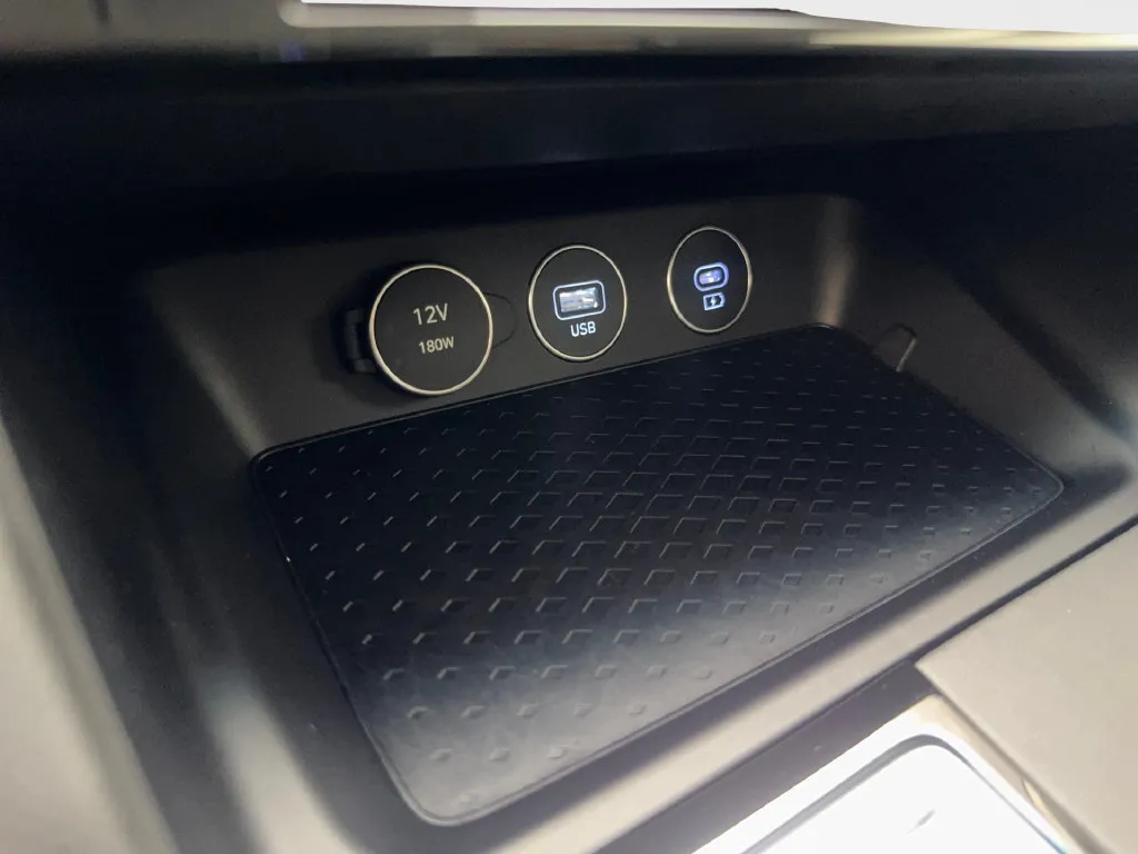 Genesis G70 photo 70