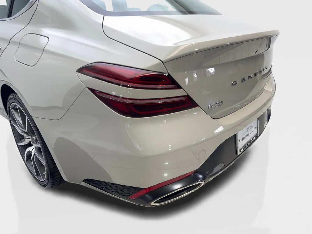 Genesis G70 photo 21