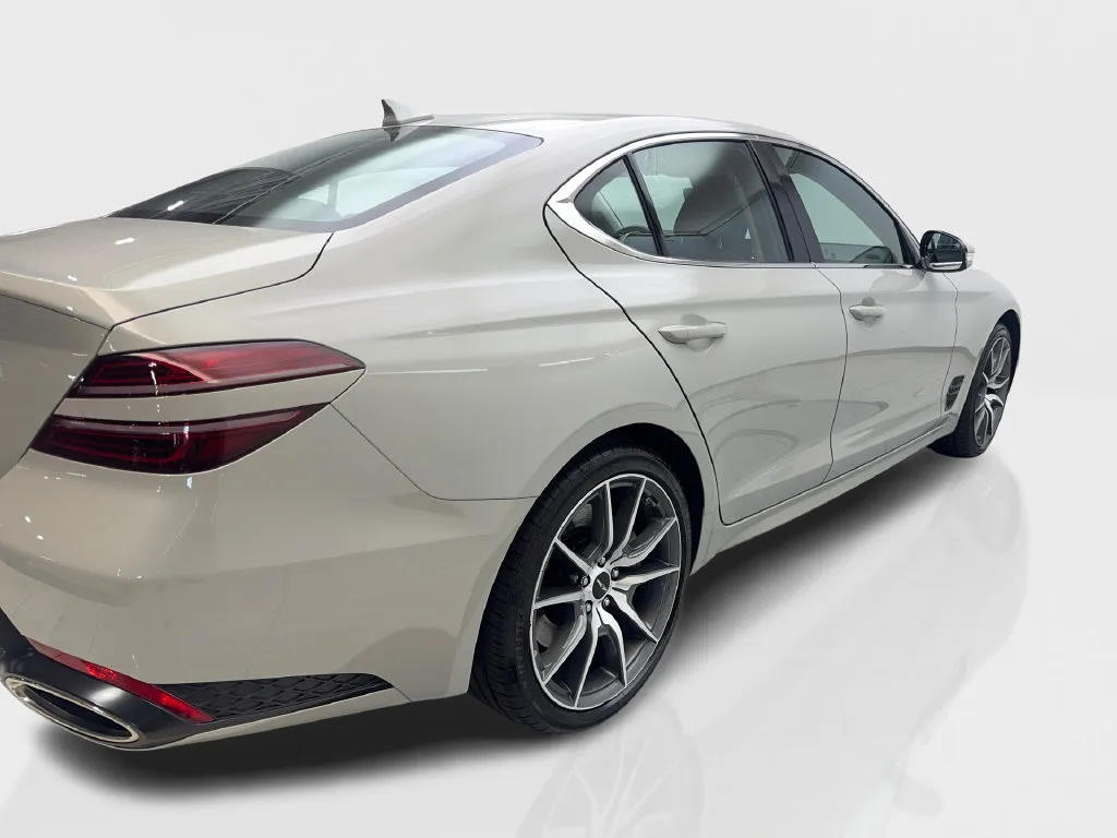 Genesis G70 photo 15