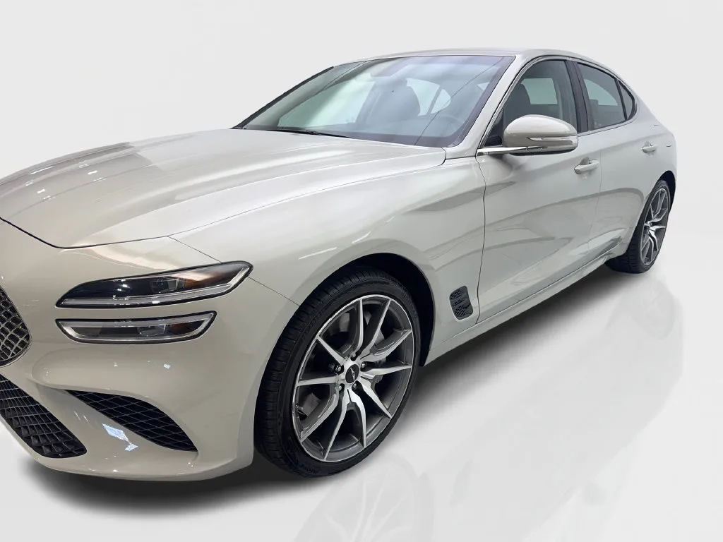 Genesis G70 photo 12