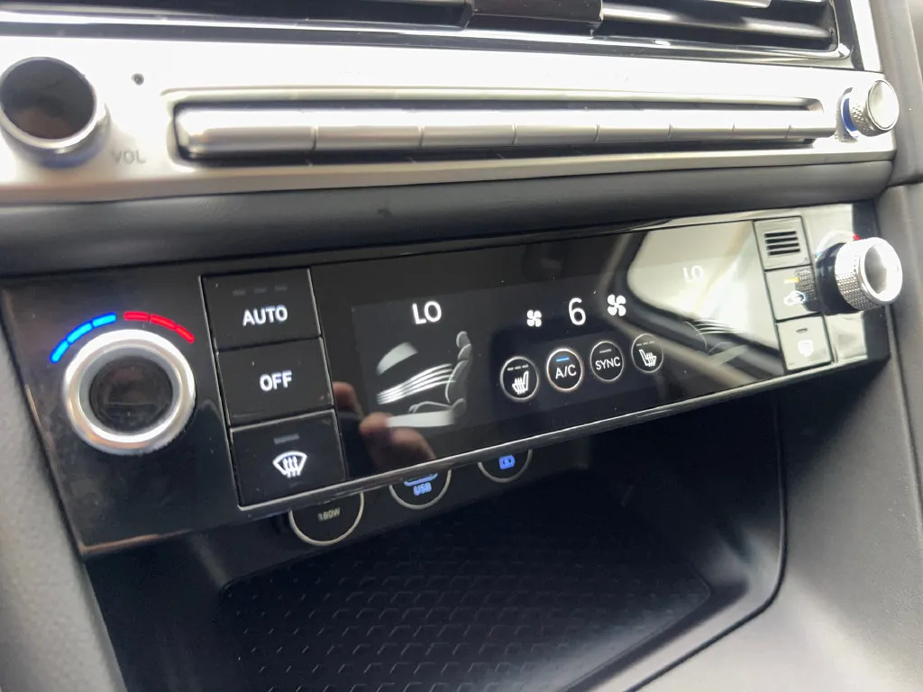 Genesis G70 photo 69