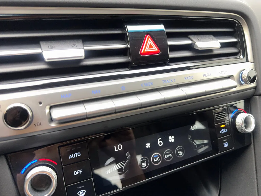 Genesis G70 photo 68