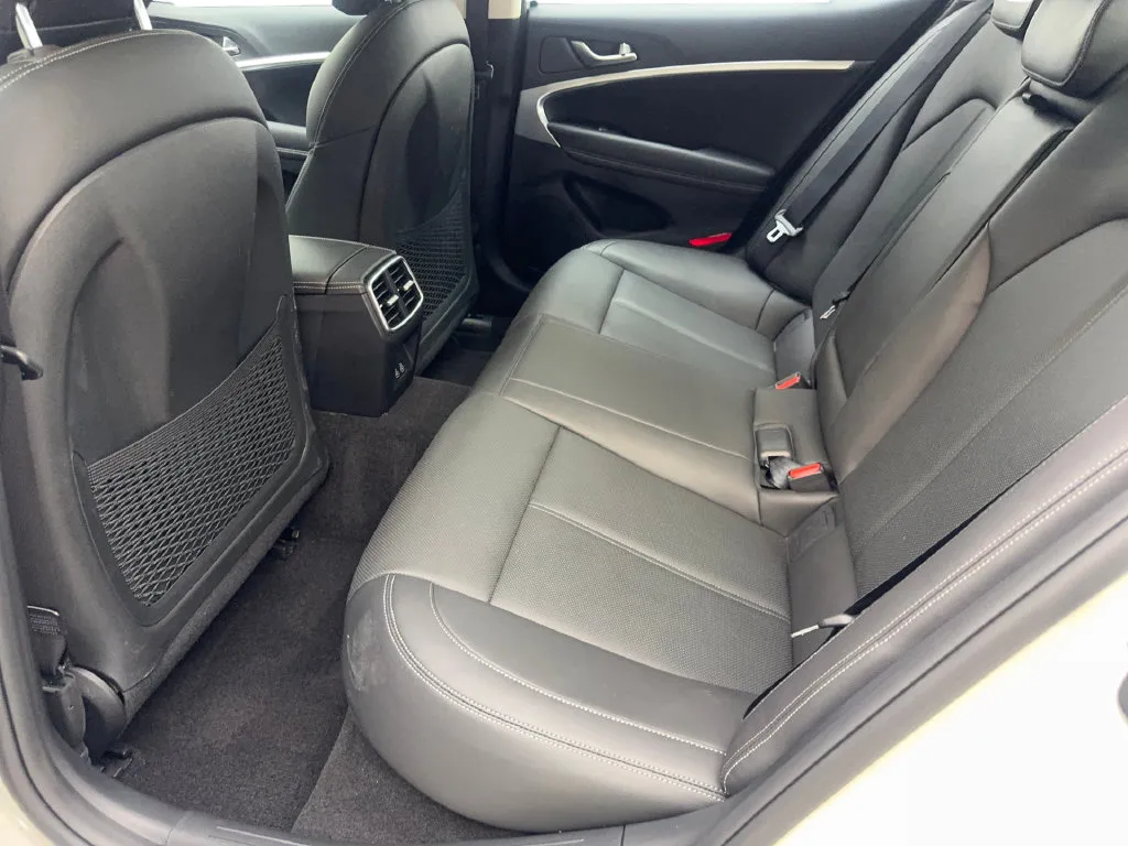 Genesis G70 photo 35