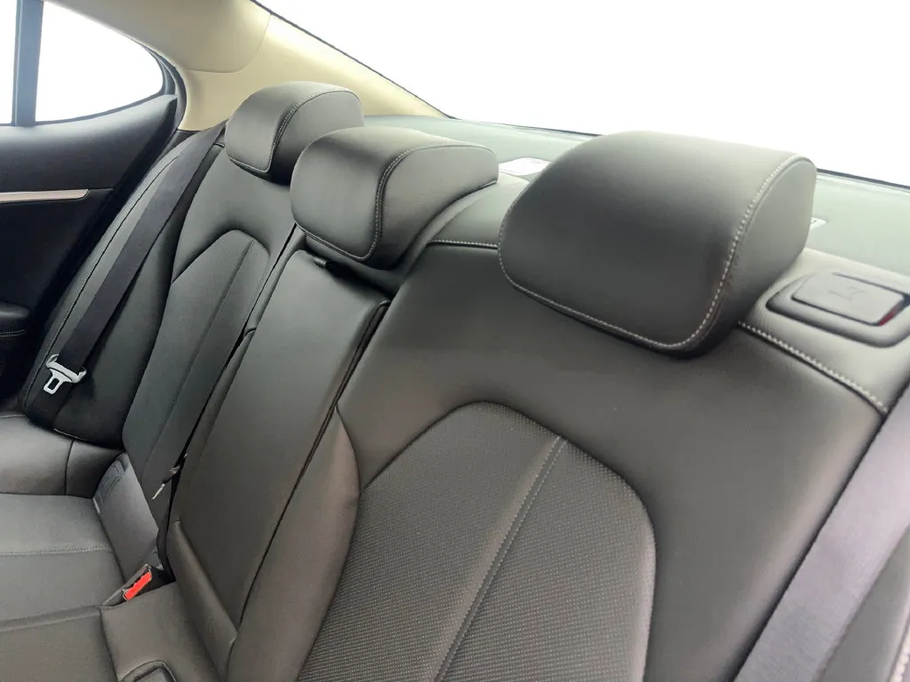Genesis G70 photo 36