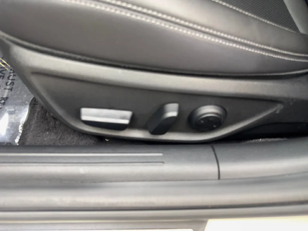 Genesis G70 photo 32