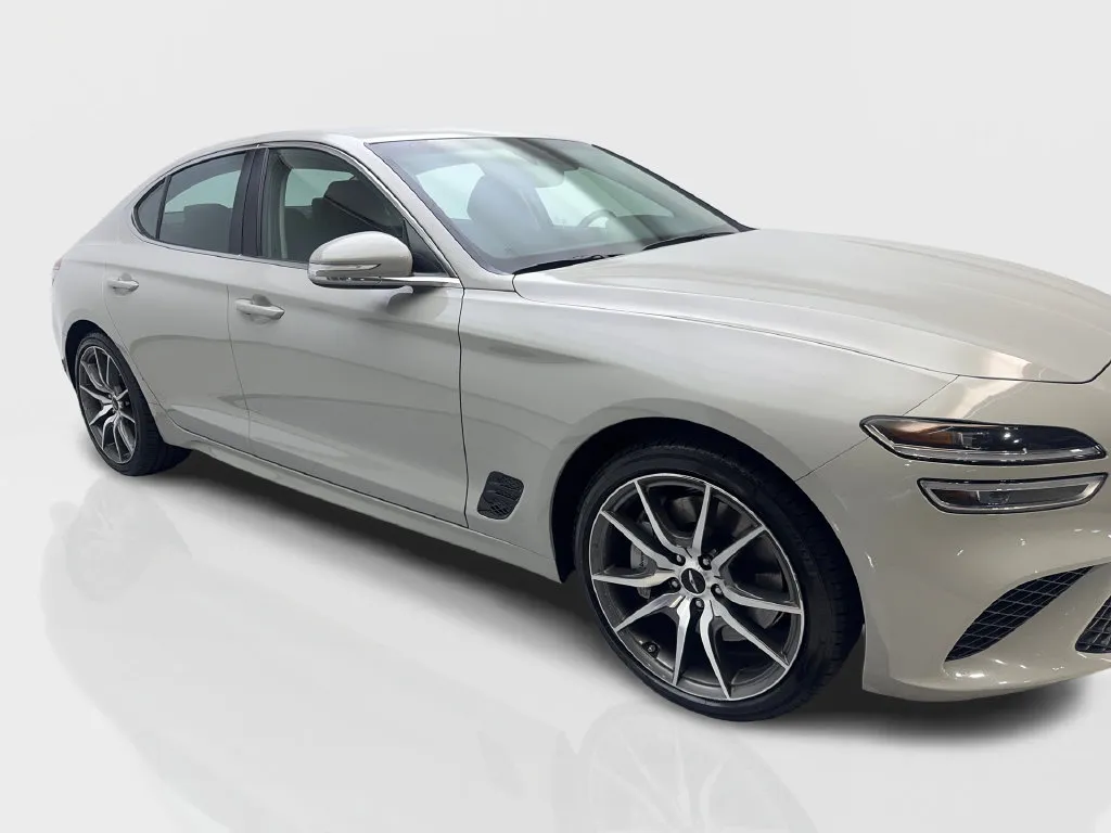 Genesis G70 photo 14