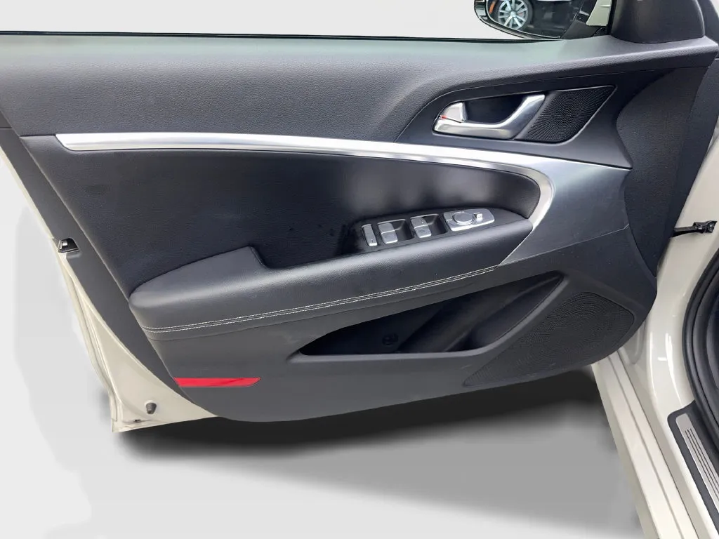 Genesis G70 photo 33