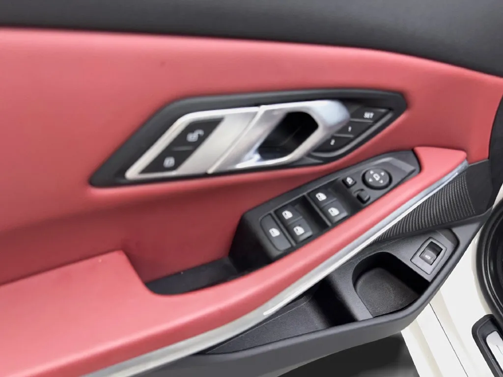 BMW 3 Series photo 33
