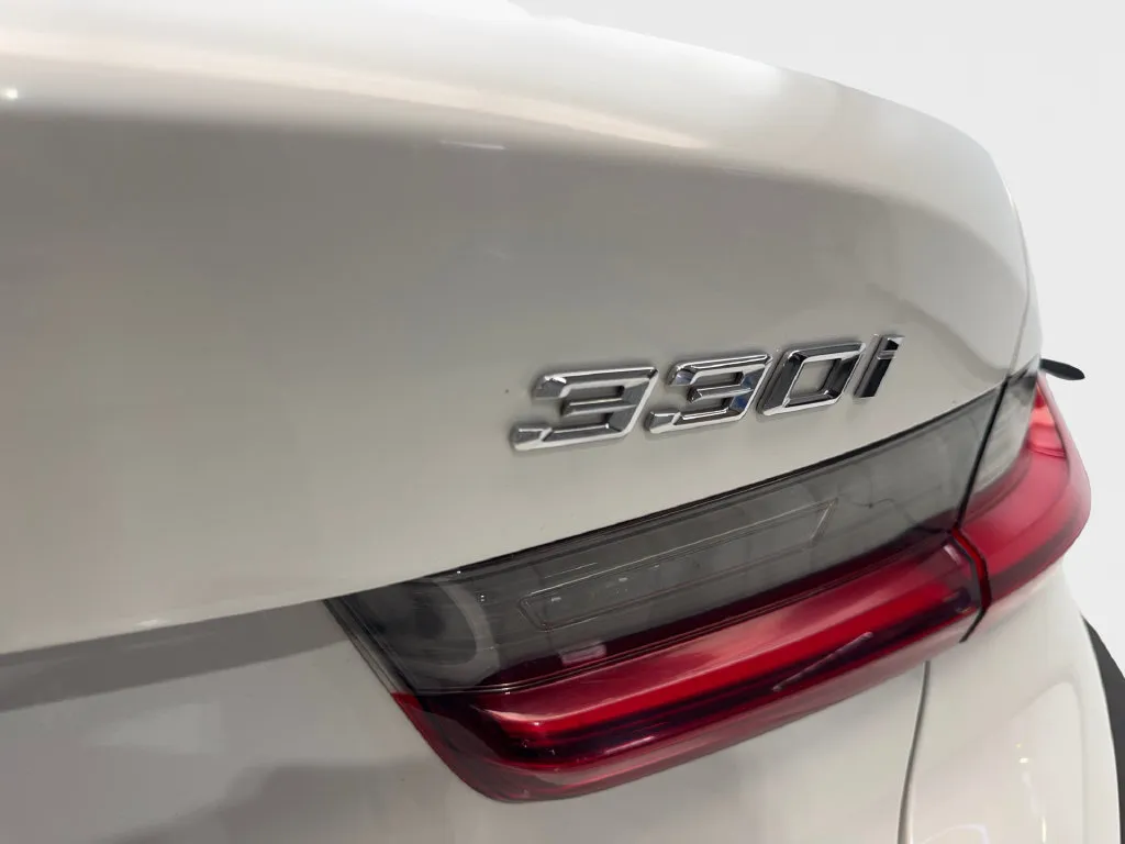 BMW 3 Series photo 23