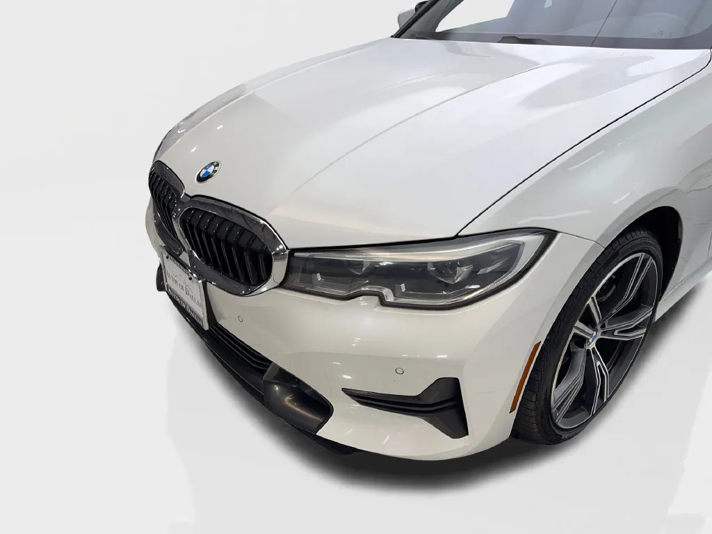 BMW 3 Series photo 18