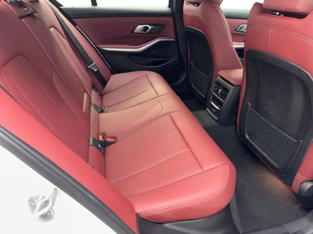 BMW 3 Series photo 40