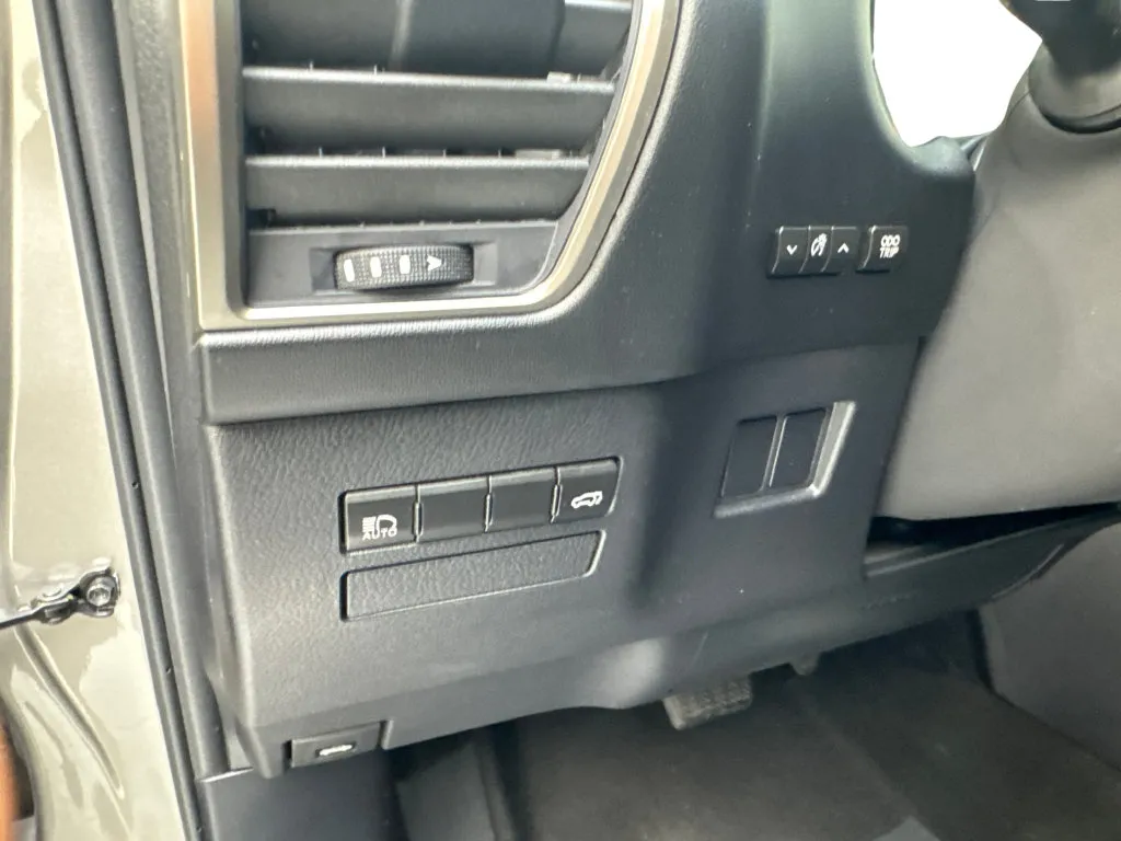 Lexus NX photo 57